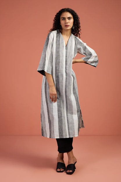 Maati Craft Silver Mist & Ash Lines Front Zipper A-line Kurta