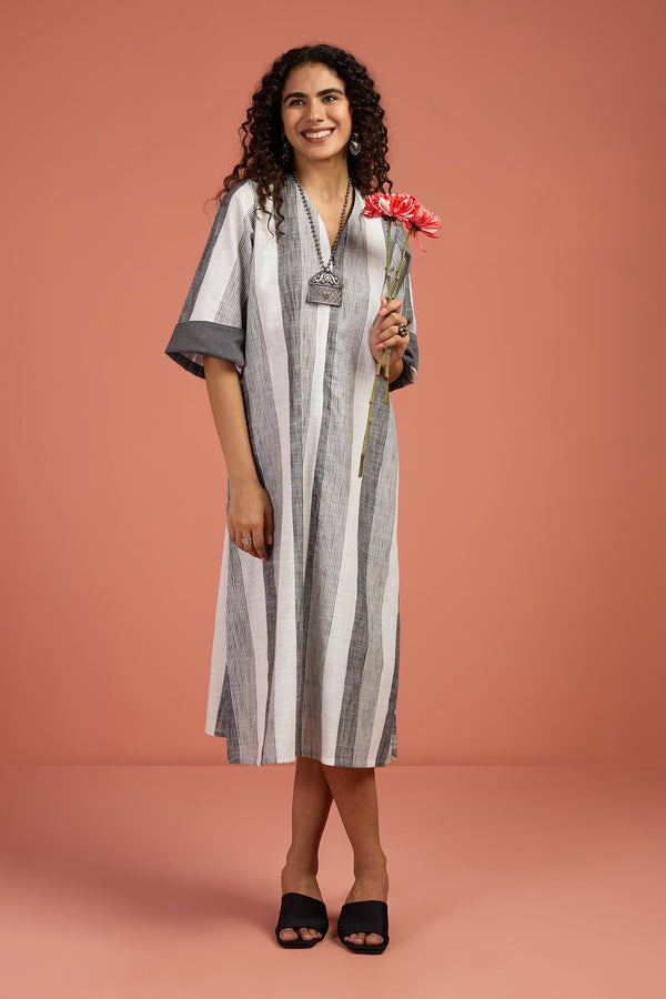 Maati Craft Silver Mist & Ash Lines Front Zipper A-line Kurta