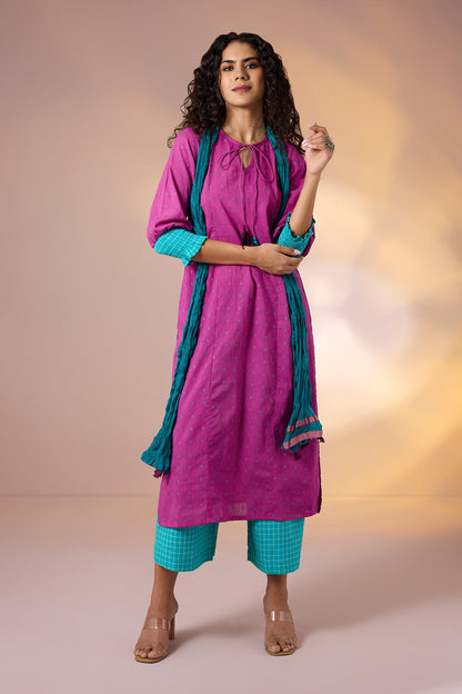 Maati Craft Gulabi Set of 2: Falsa Bloom with Skyline Checks Cotton Kurta with Smocked Cuff Sleeve & Tassels with Wide Leg Pants