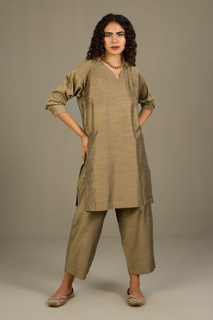 Maati Craft Co-ord Set Burnished Gold  Silk Slub Leisure Tunic (Set of 2)