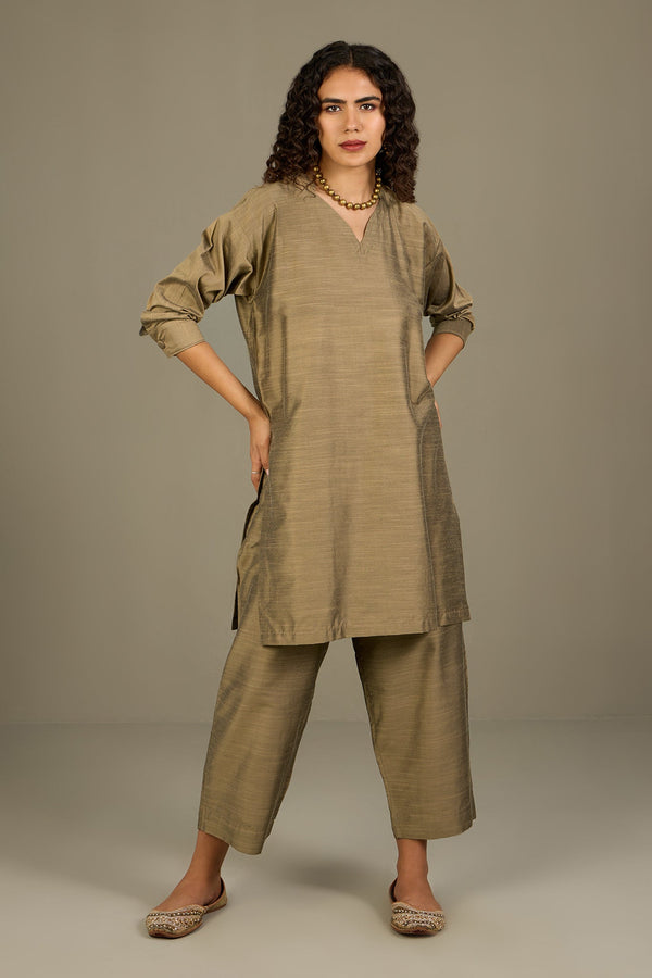 Maati Craft Co-ord Set Burnished Gold  Silk Slub Leisure Tunic (Set of 2)