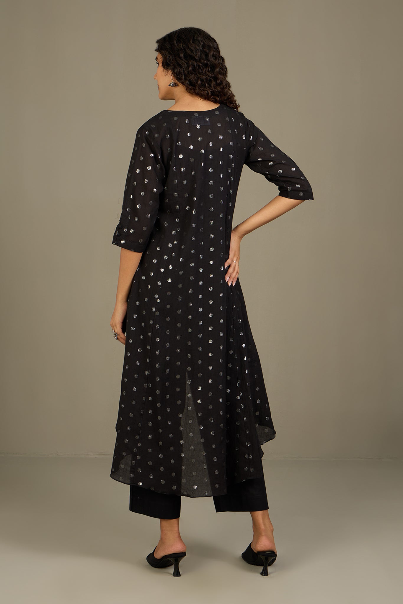 Maati Craft Obsidian Spark Asymmetrical Hemline Kurta