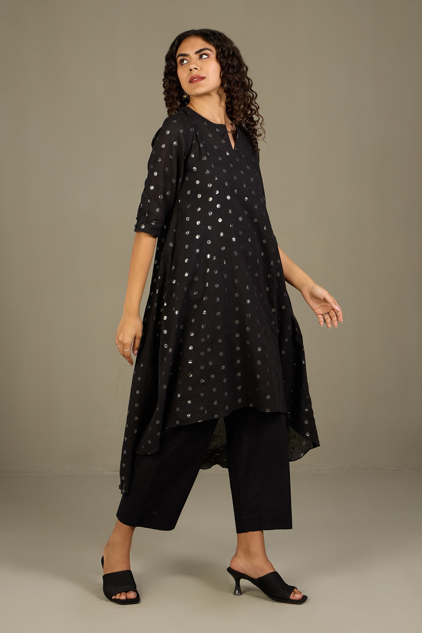 Maati Craft Obsidian Spark Asymmetrical Hemline Kurta