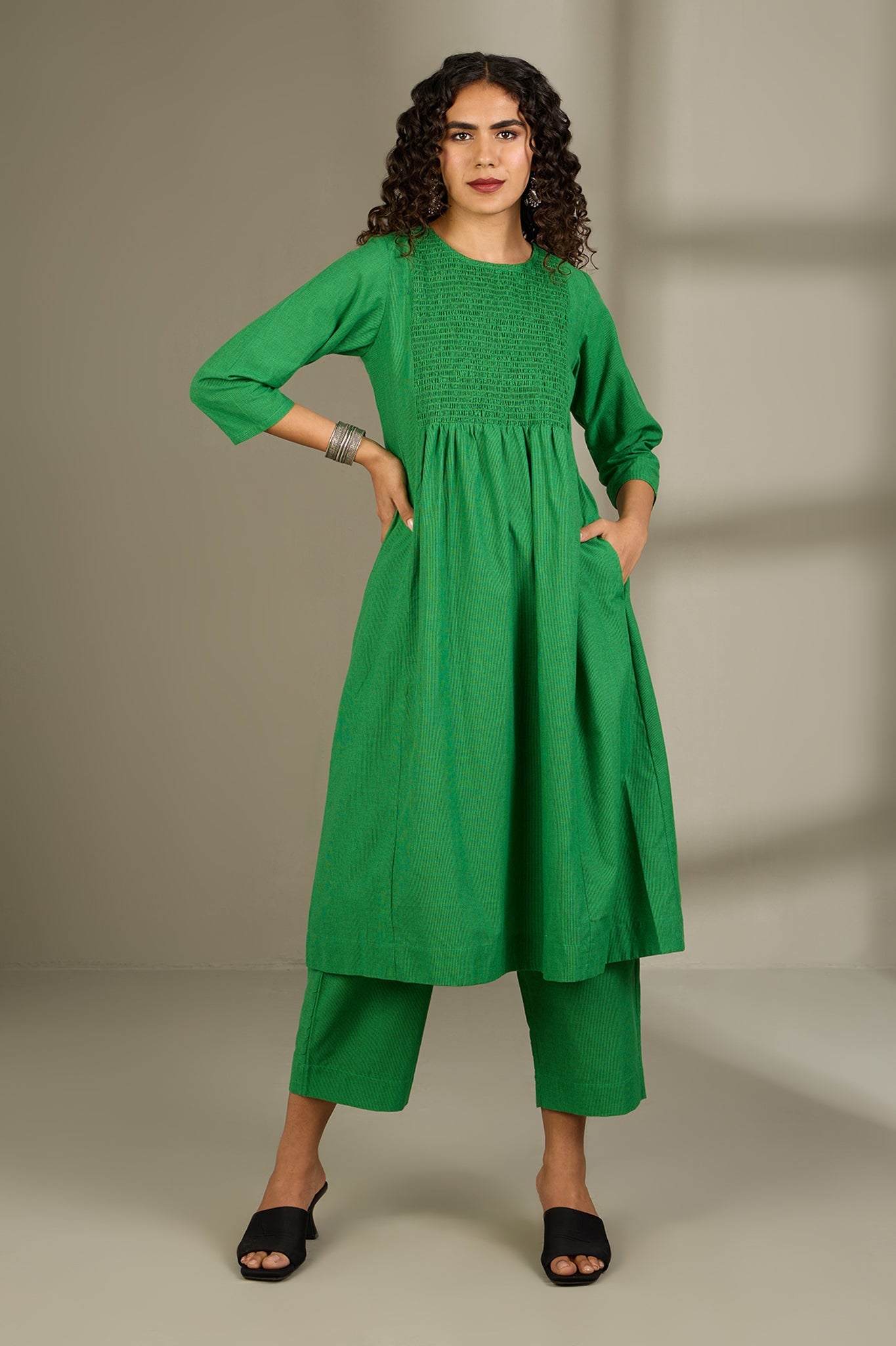 Maati Craft Co-ord Set Verdant Plumage Smocked Yoke Kurta & Pants