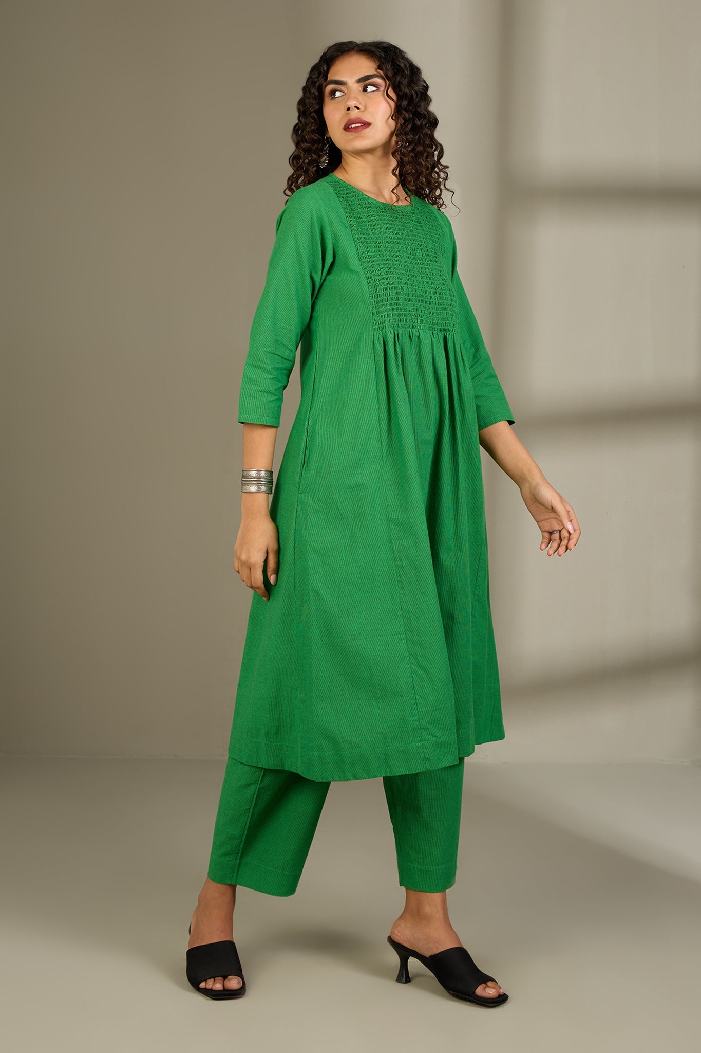 Maati Craft Co-ord Set Verdant Plumage Smocked Yoke Kurta & Pants