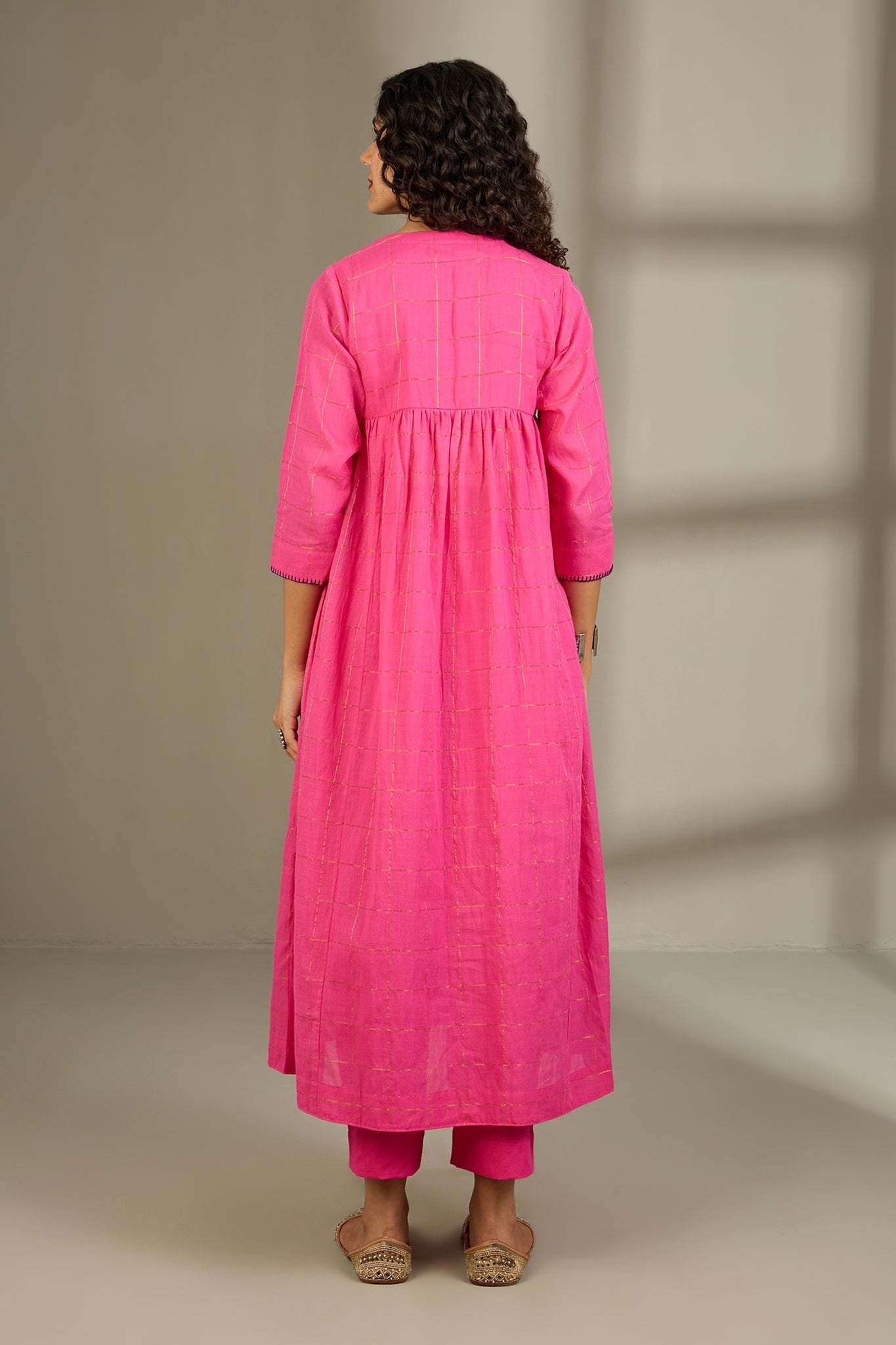 Maati Craft Gulabi Grid & Gold V-Neck Gather Anarkali