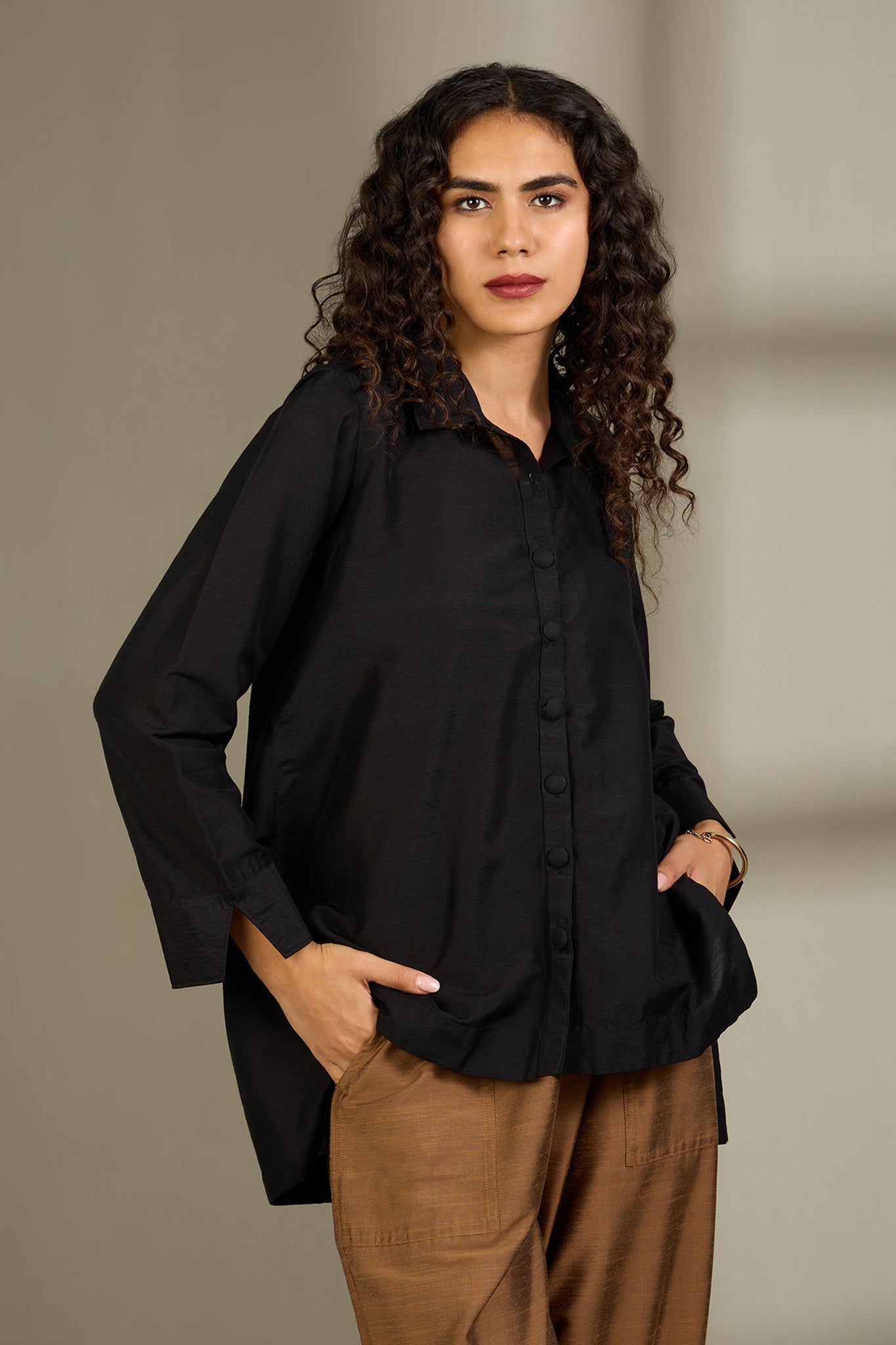 Maati Craft Noir Moon High Low Hem Luxe Silk Slub Shirt