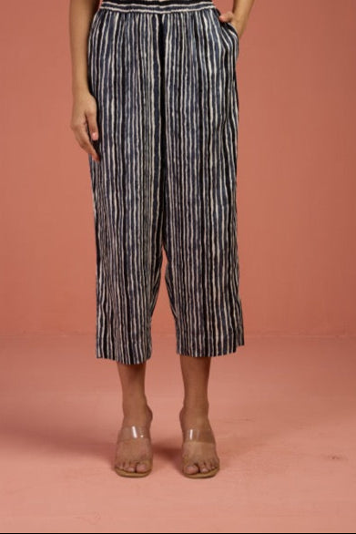 Maati Craft Coord Set- Graphite Rhythm Long Pintuck Yoke Kurta With Slit And Pants (Set Of 2)