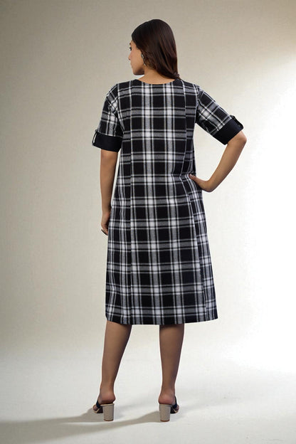 Eclipse Plaid Shift Dress With Pockets Mc