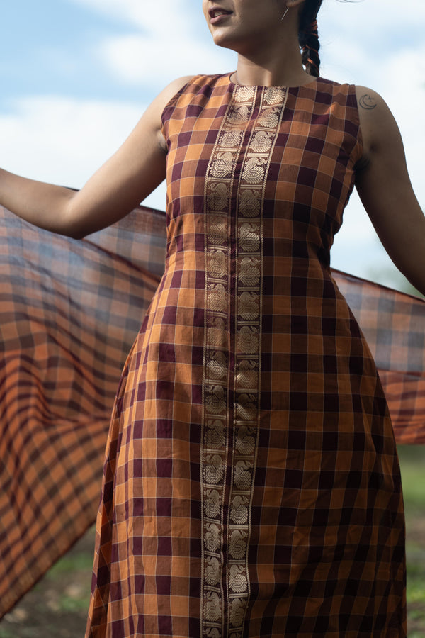 Studio  Brown With Wine Madras Checks Top & Dupatta