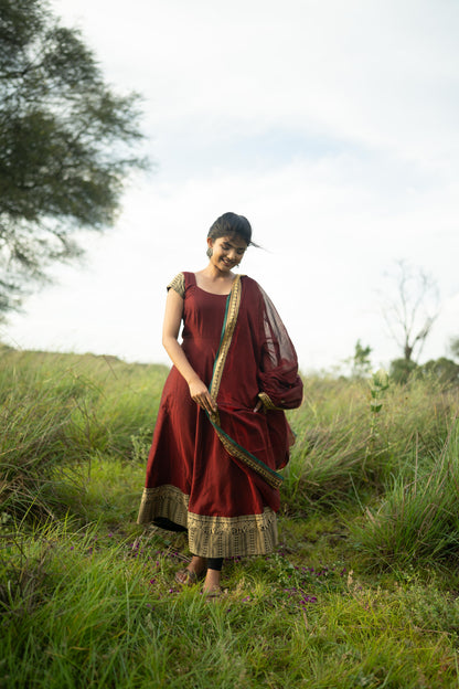 Studio  Red With Green Border Malar Narayanpet Top & Dupatta