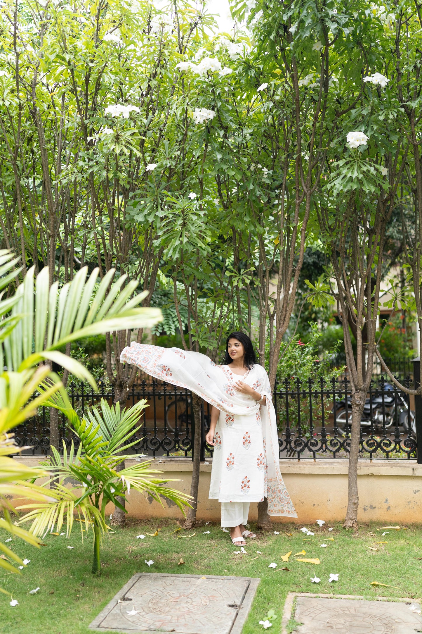 White Handblock Printed 3Pcs Suit Set
