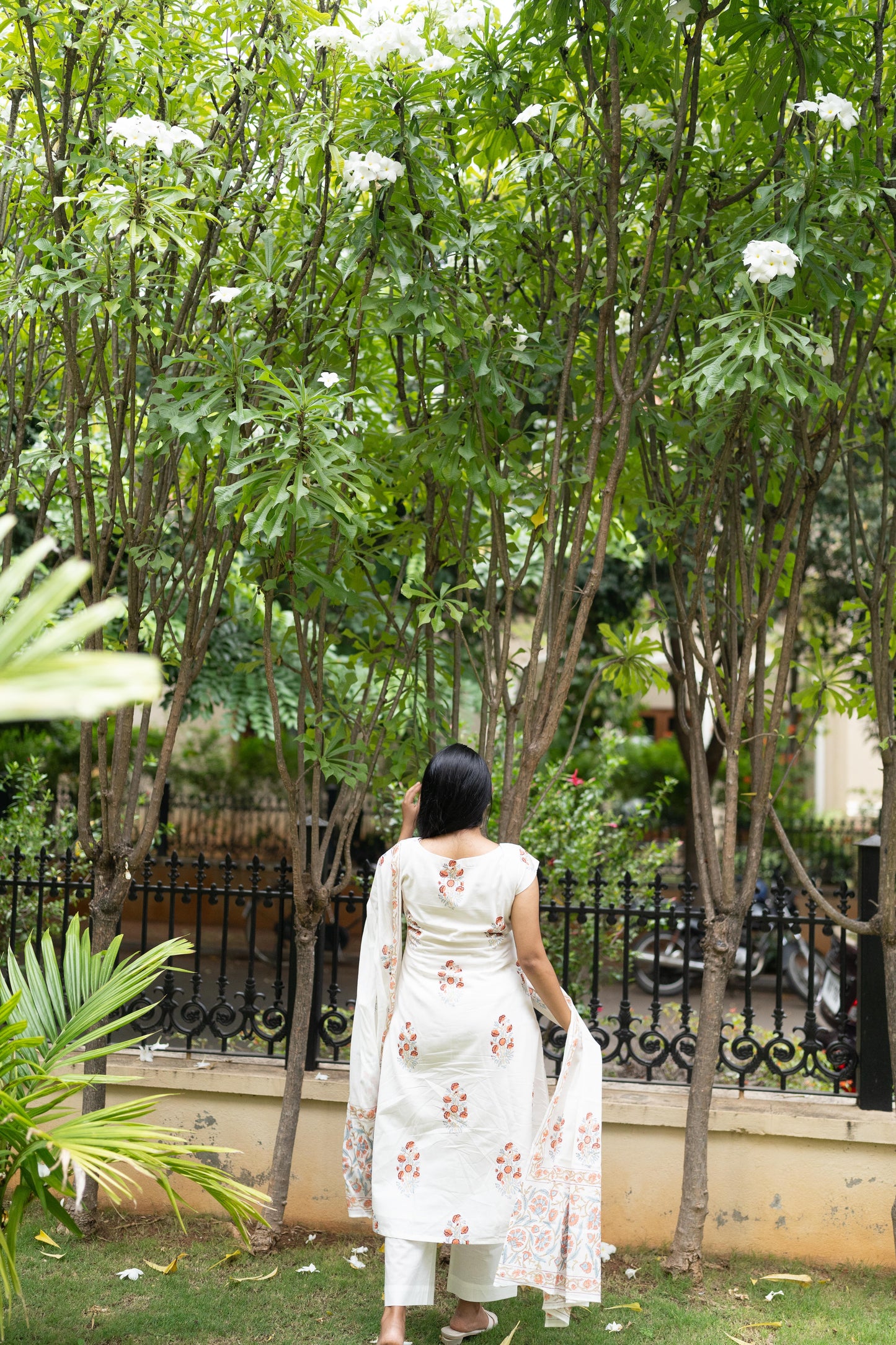 White Handblock Printed 3Pcs Suit Set