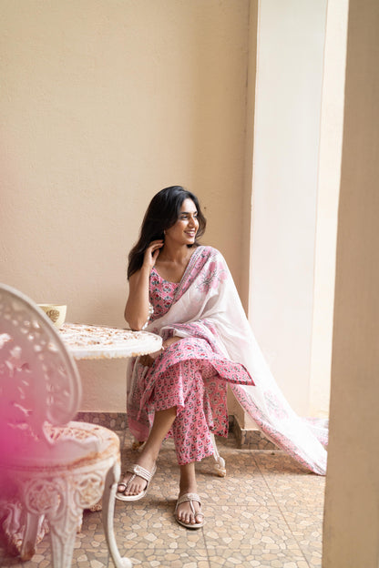 Pink Handblock Printed 3 Pcs Suit Set- Sleeve Length Can be Changed