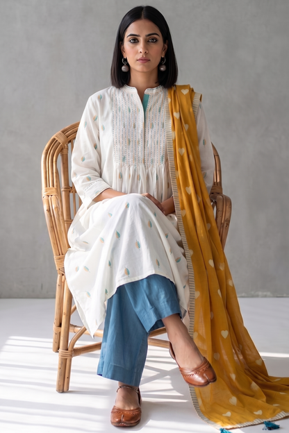 Sunleaf White Long Pintuck Yoke Kurta Top With Slit
