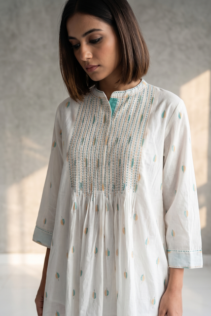 Sunleaf White Long Pintuck Yoke Kurta Top With Slit