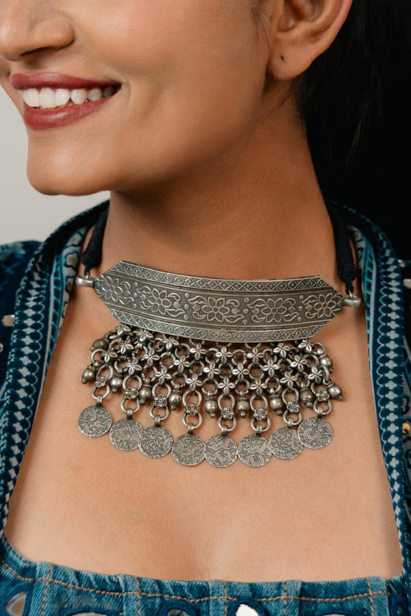latest choker set