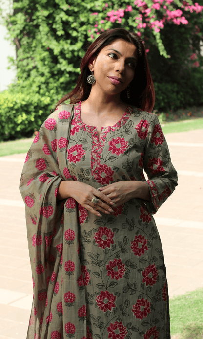 Cotton Greige Pink Floral Kurta, Pant & Printed Dupatta - Baareeki