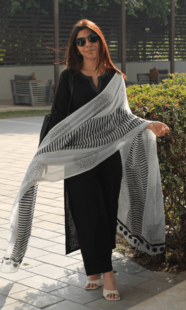 Cotton Slub Black & White Suit with Mul Line - wave Dupatta - Baareeki