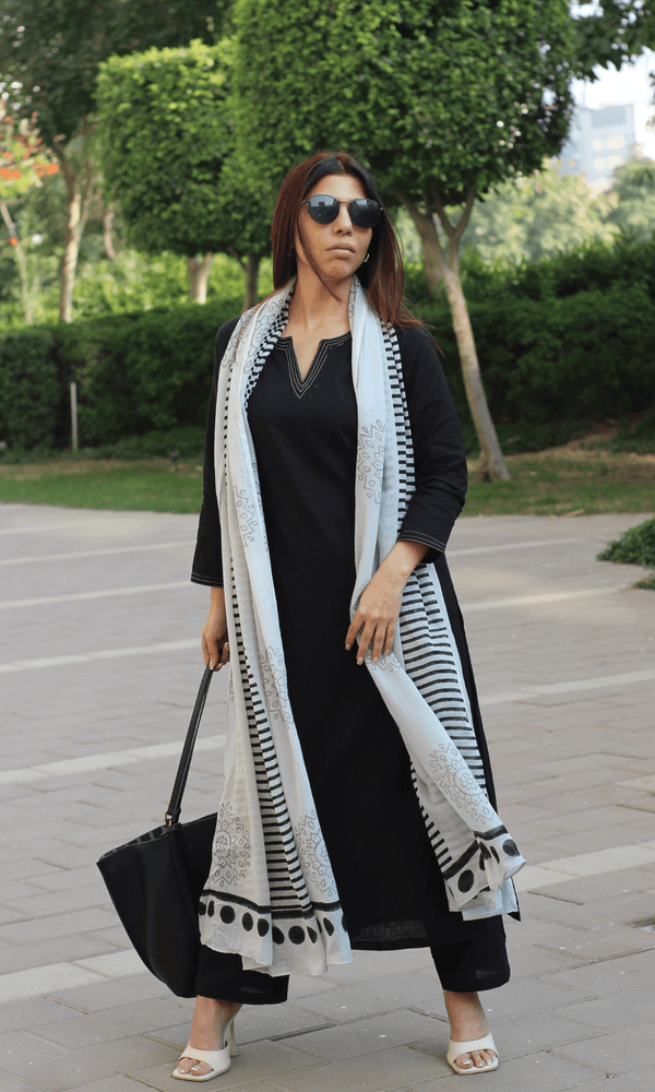 Cotton Slub Black & White Suit with Mul Line - wave Dupatta - Baareeki