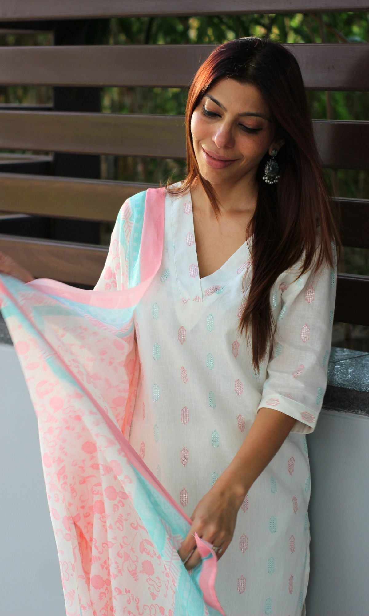 Cotton White & Pink Weaved Kurta with Mul Printed Dupatta - Baareeki