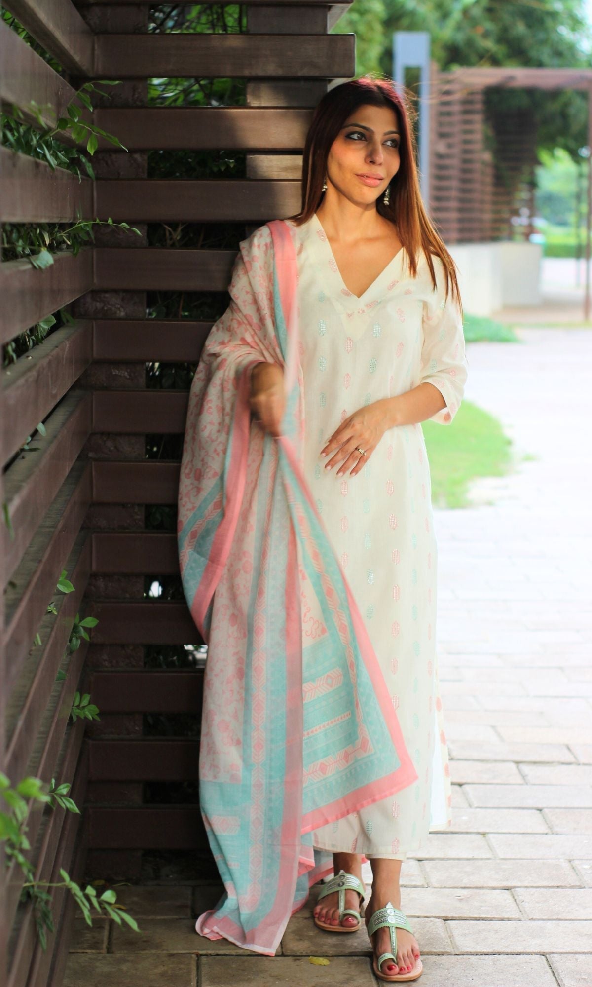 Cotton White & Pink Weaved Kurta with Mul Printed Dupatta - Baareeki