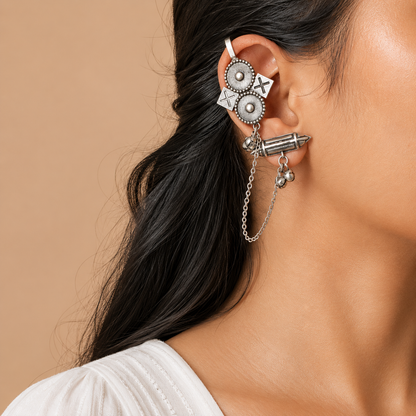 Evara Silver Look Alike Oxidized Earcuff