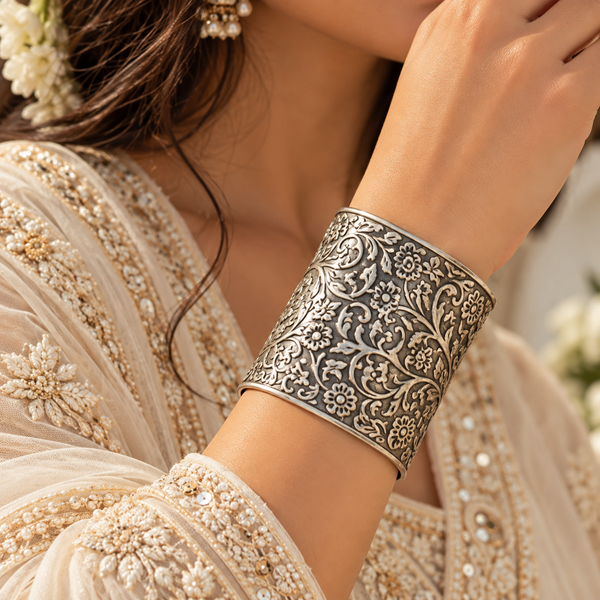 Dvani Silver Look Alike Oxidized Kada