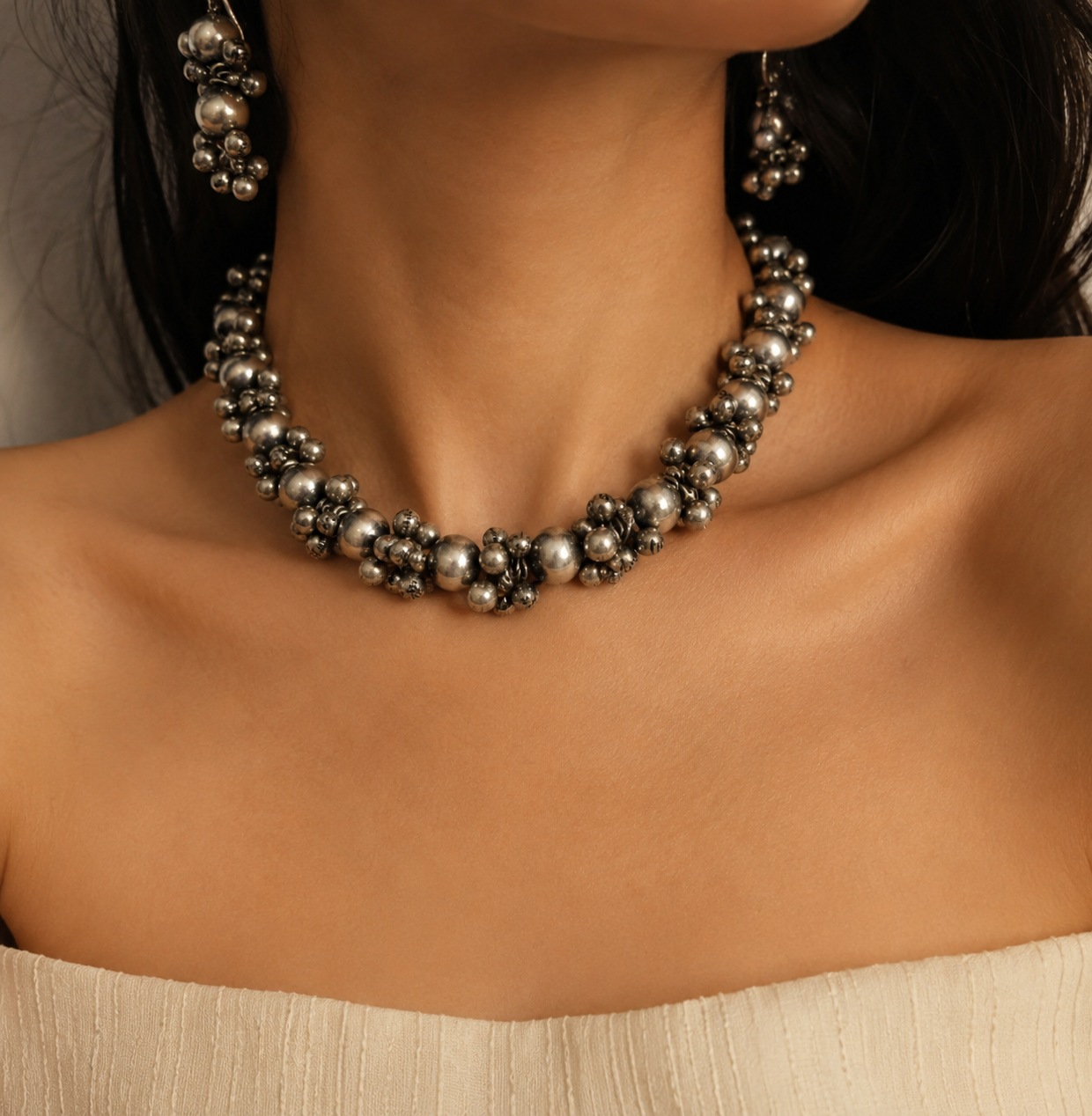 Collar Silver Look Alike Oxidized Choker