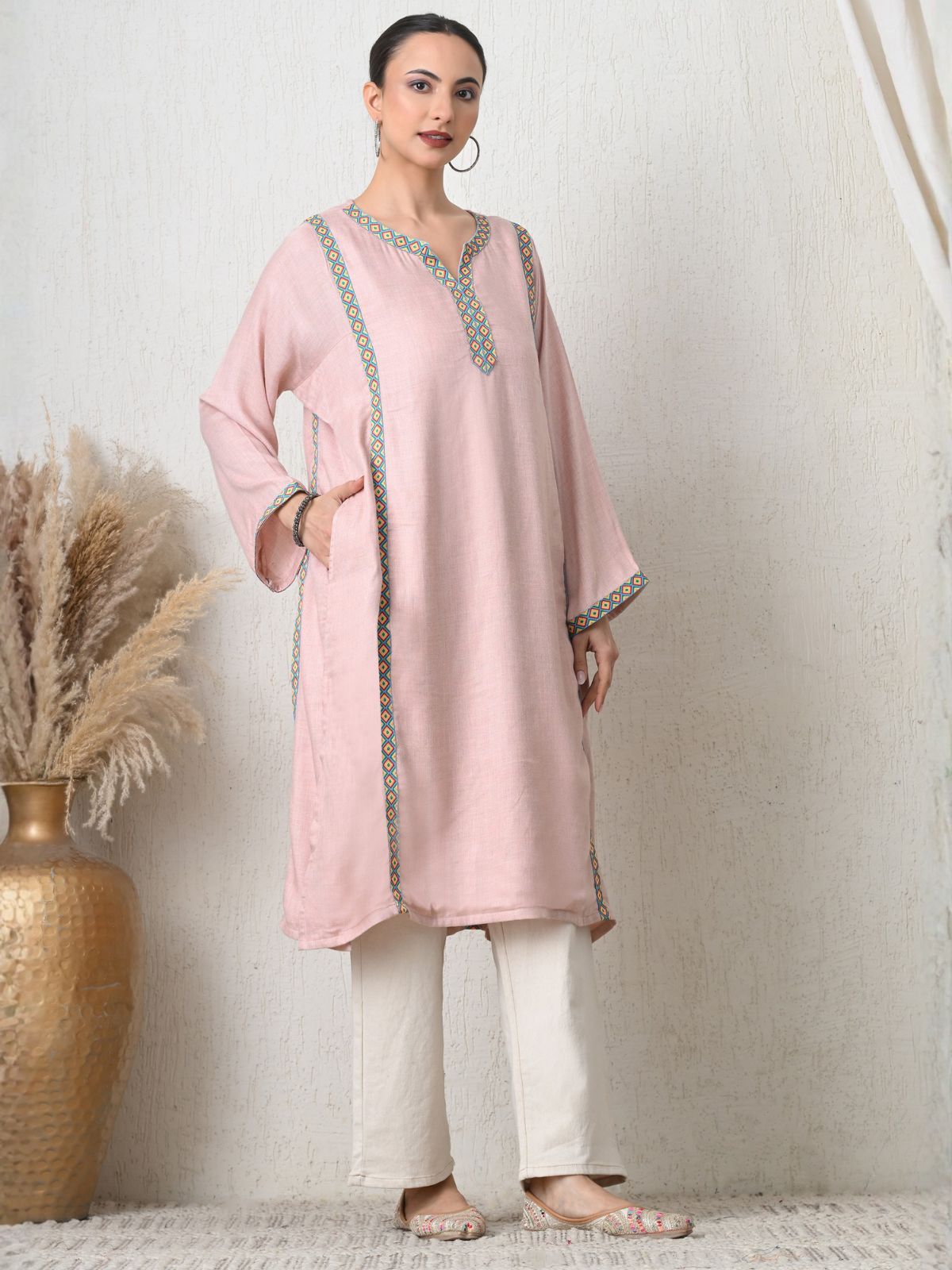 Rumi Lace Detail Kurta