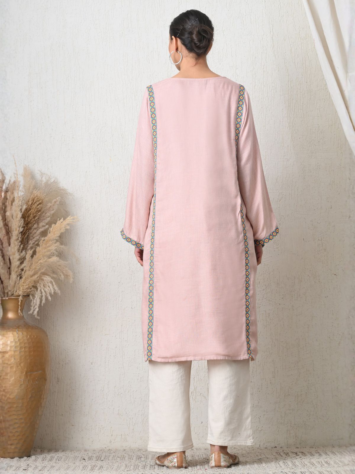 Rumi Lace Detail Kurta