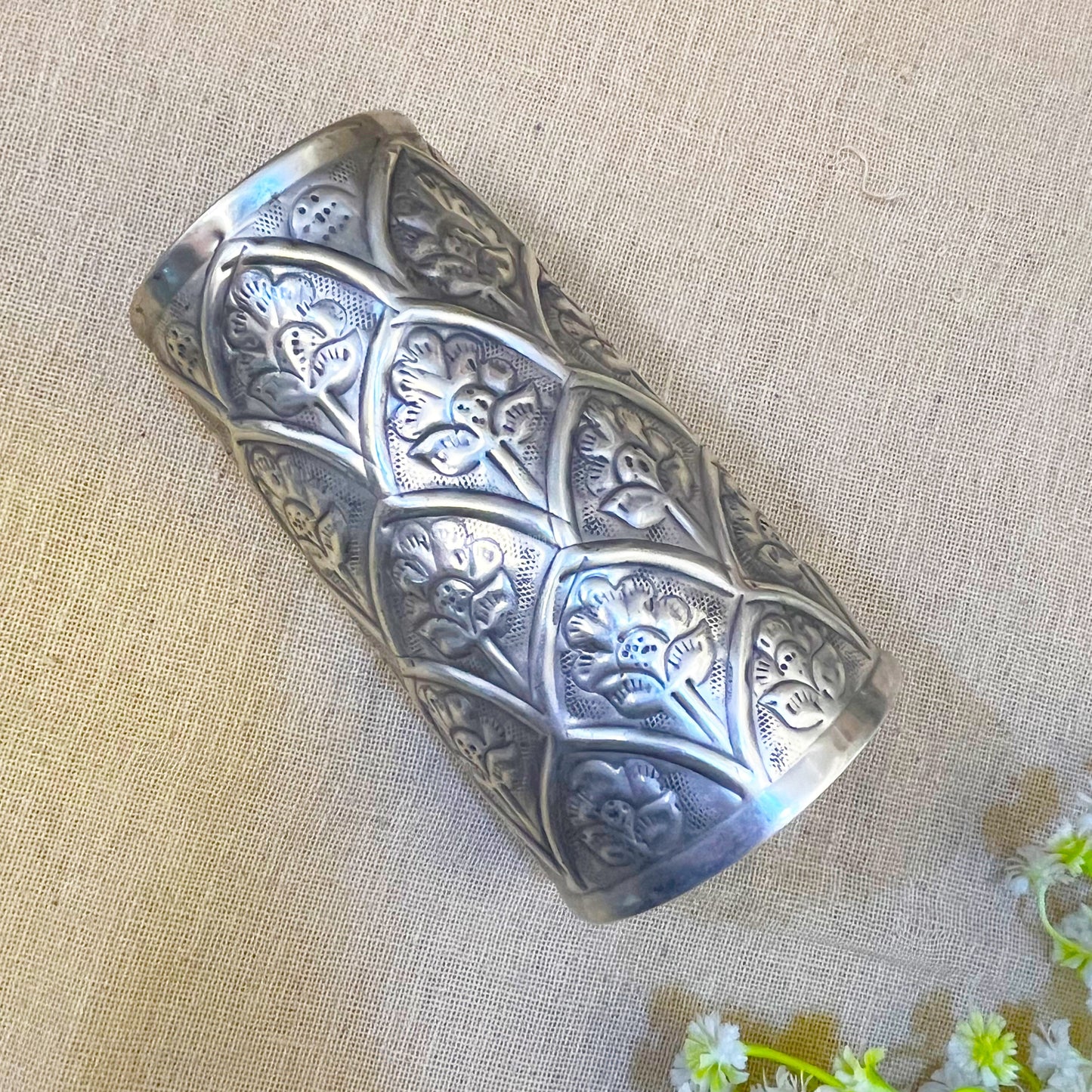silver kada