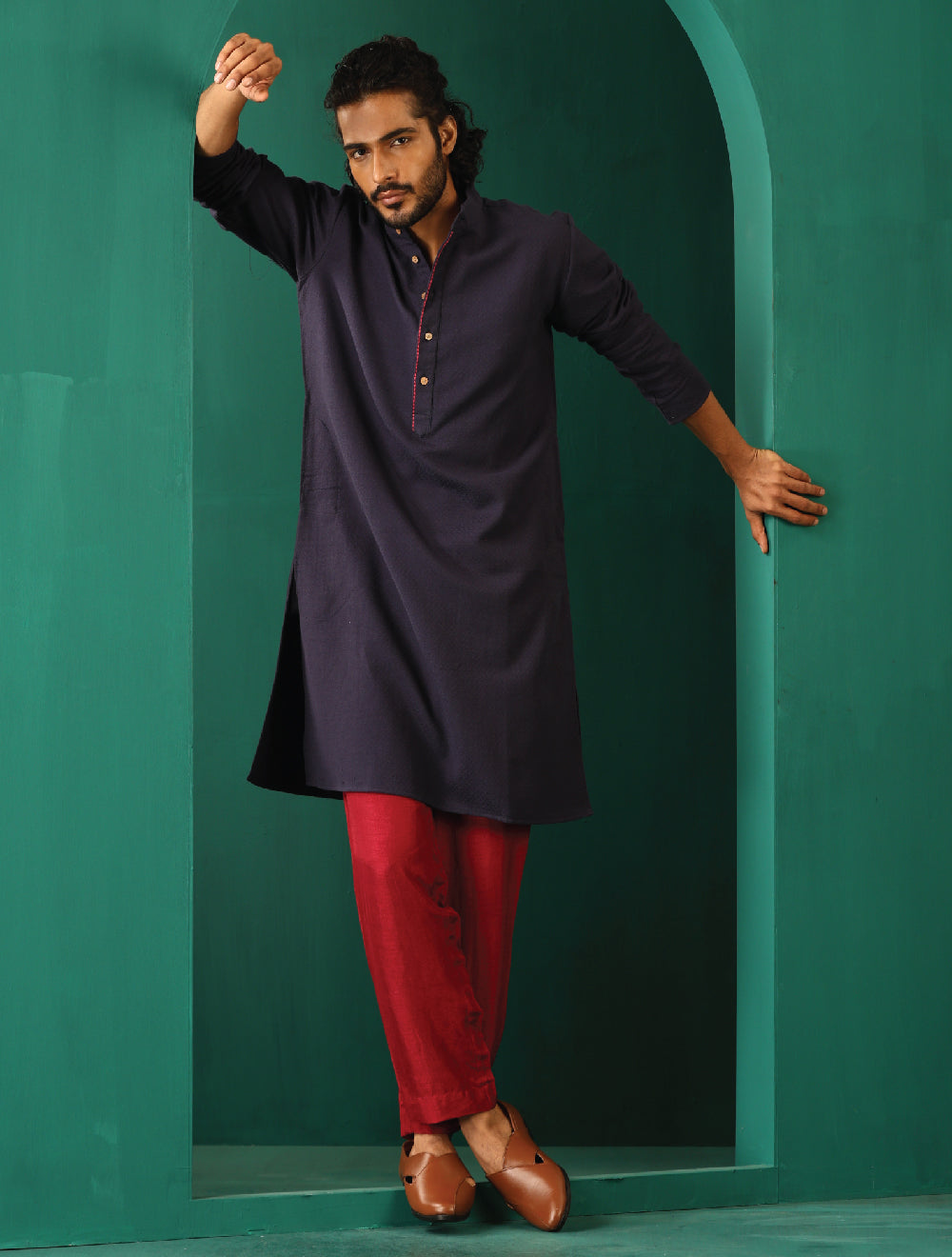 trueBrowns Men's Navy Dobby Textured Kurta