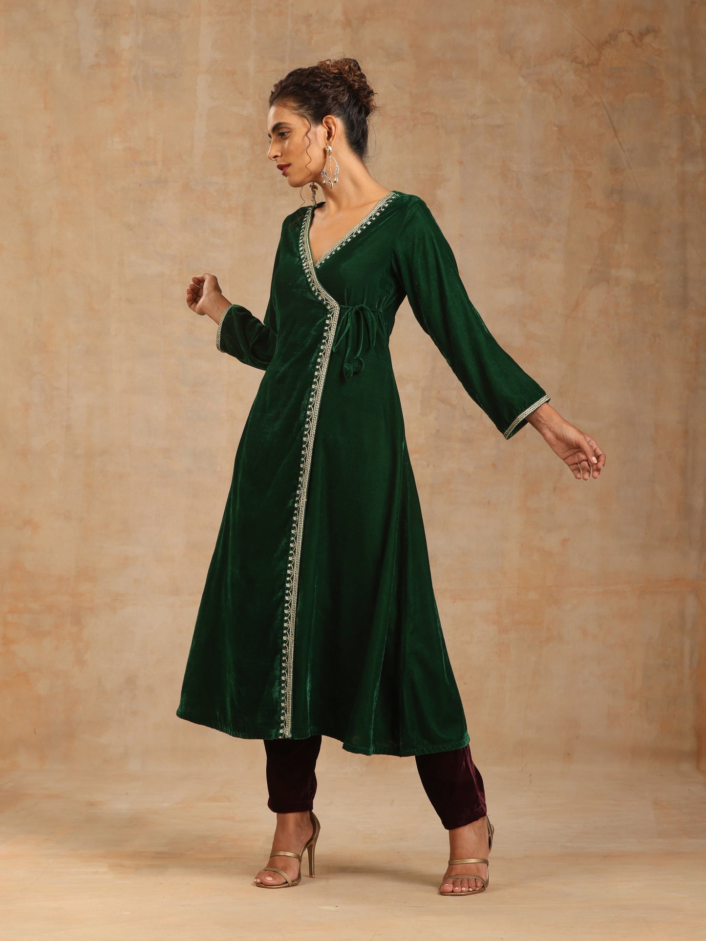 trueBrowns Green Velvet Embroidered Angrakha Kurta