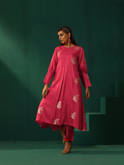 trueBrowns Pink Floral Viscose Silk Round Neck Puff Sleeve Kurta Pant Set