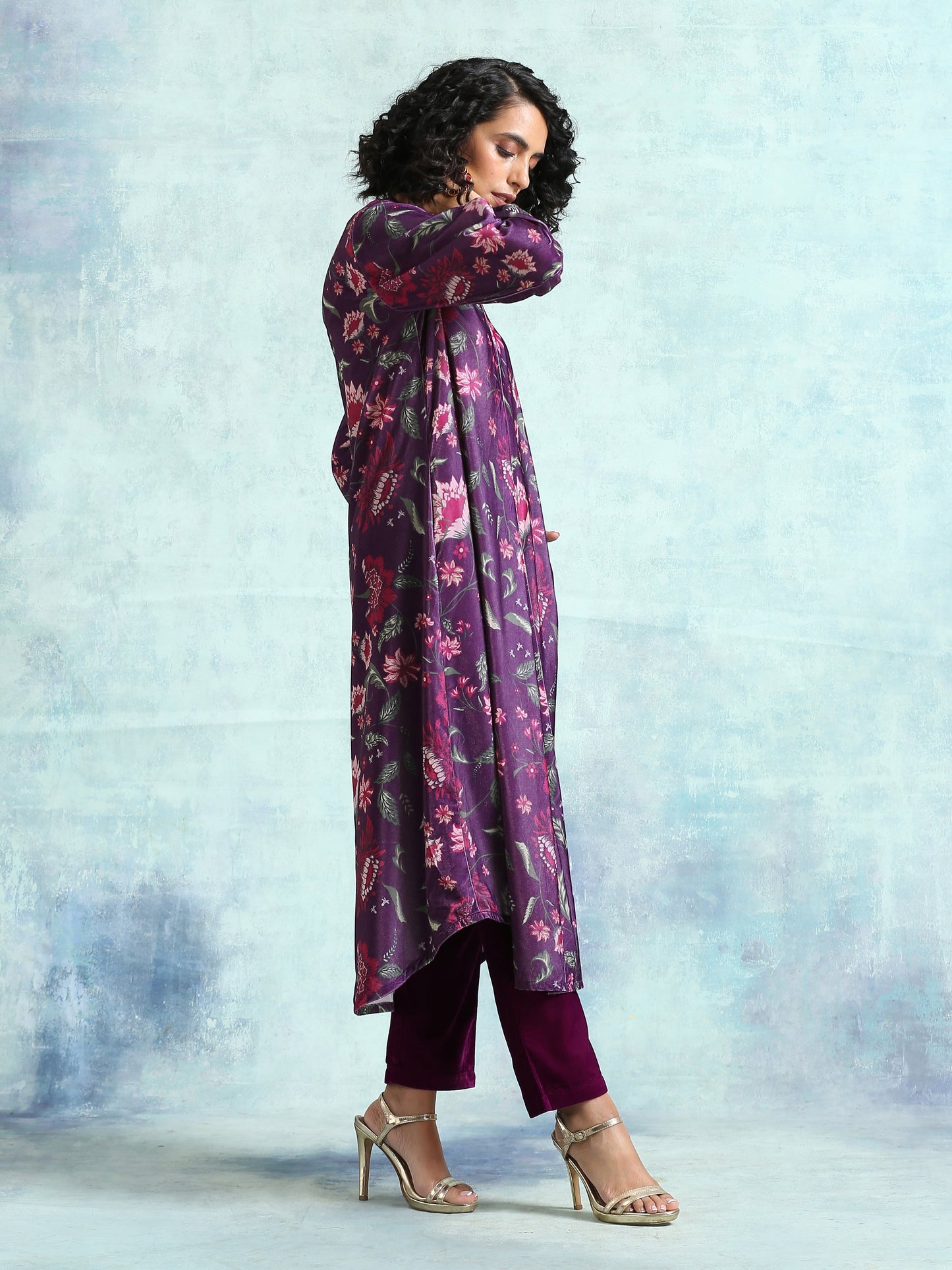 Wine Printed Velvet Neck Pleat Kurta