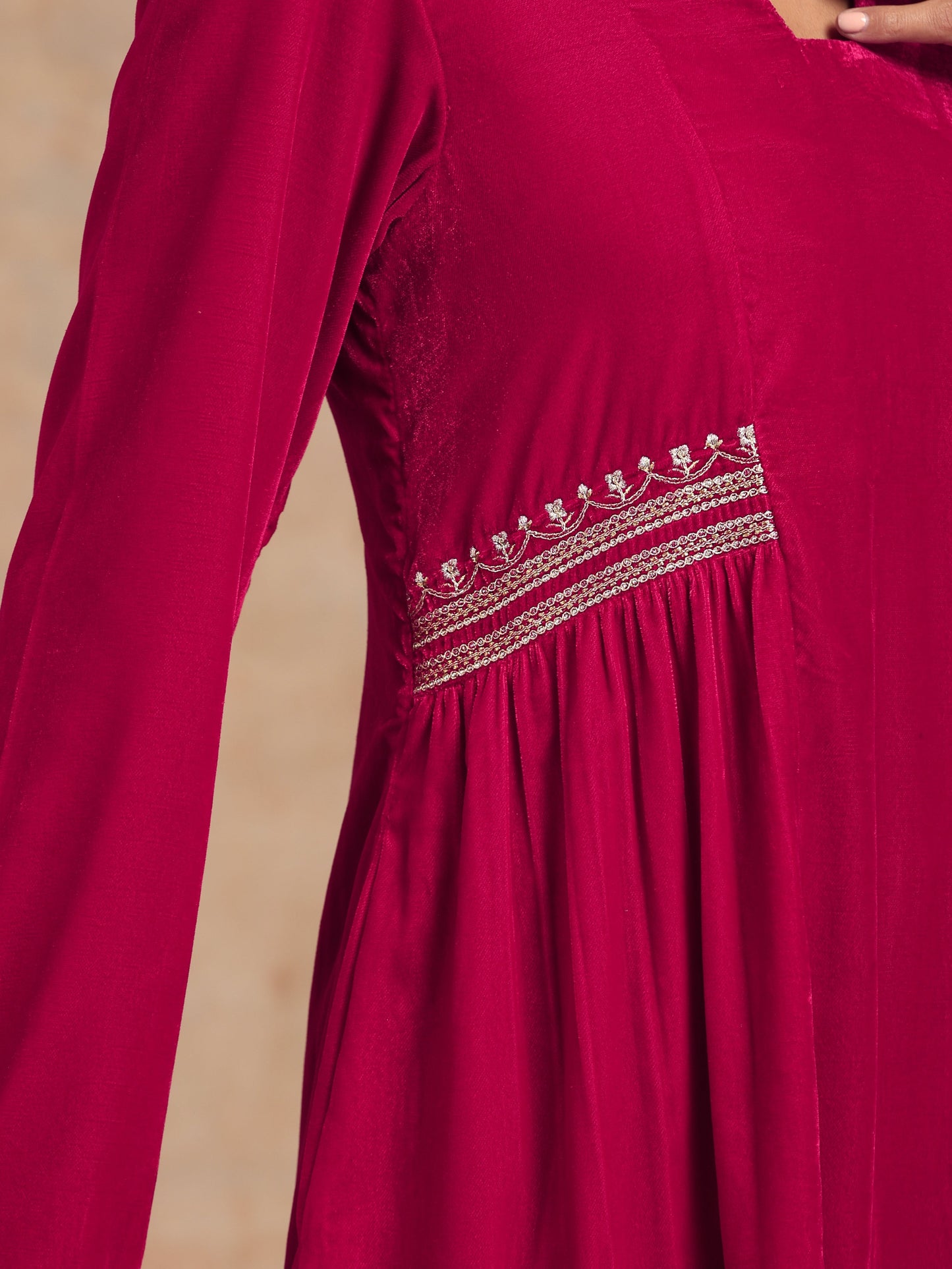 trueBrowns Rani Pink Velvet Embroidered Kurta