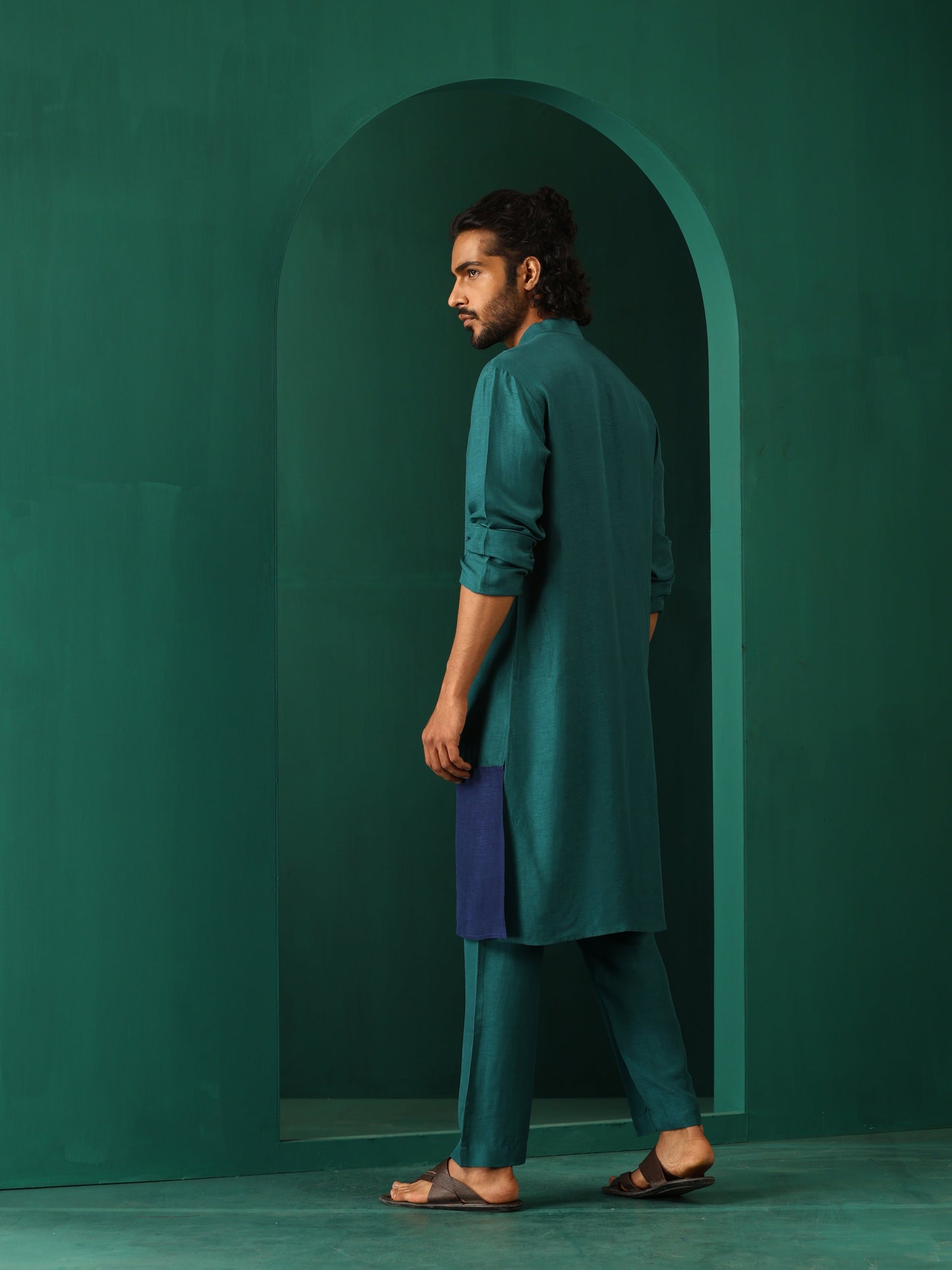 trueBrowns Men's Blue Color Block Silk Long Kurta