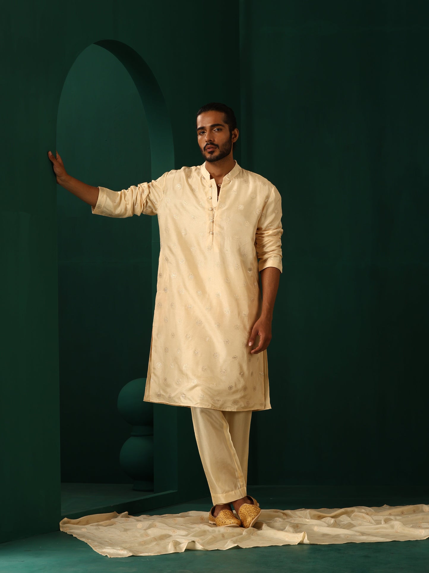 trueBrowns Men's Ivory Geometric Floral Viscose Silk Long Kurta