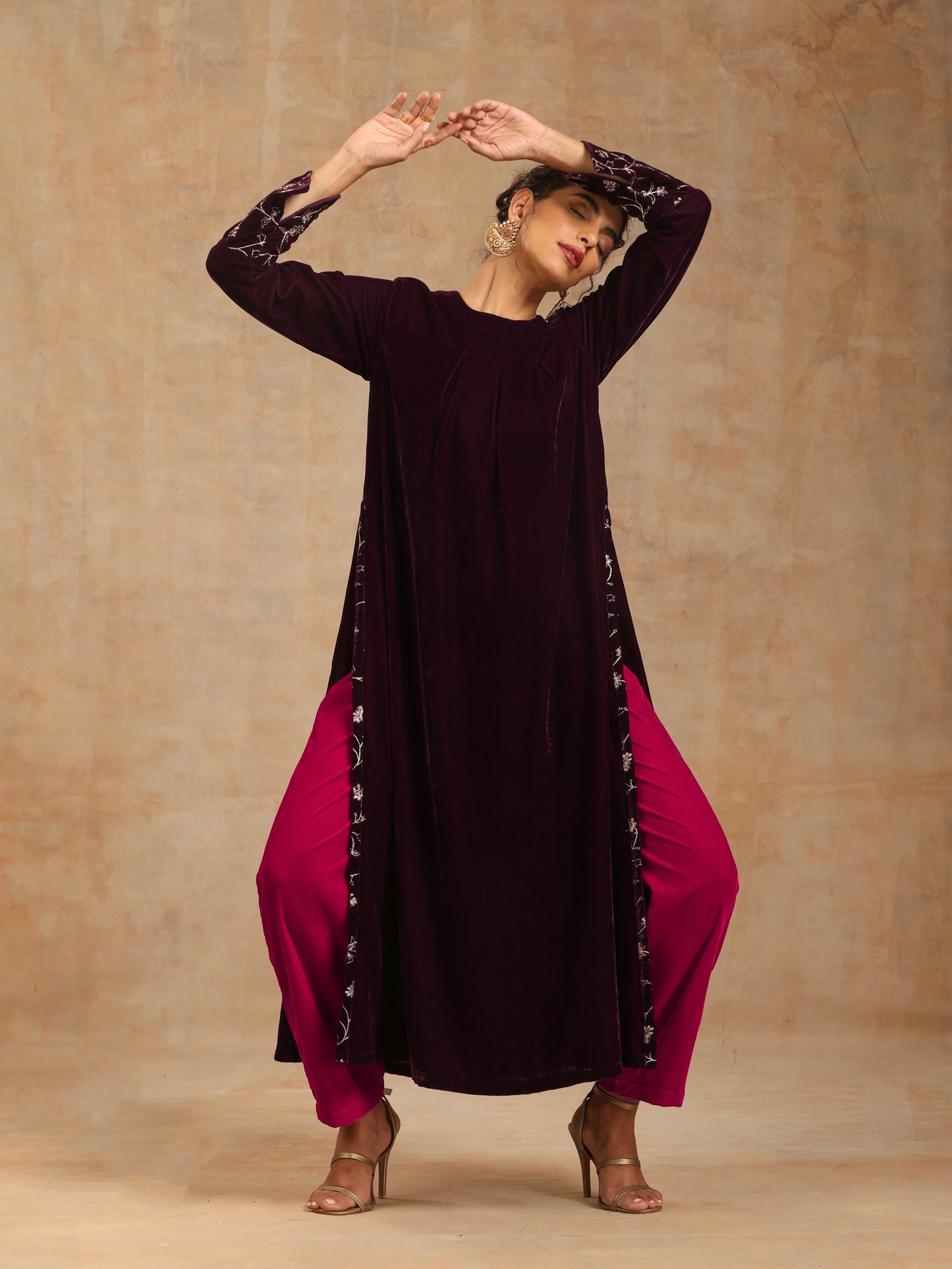 trueBrowns Wine Velvet Embroidered Kurta