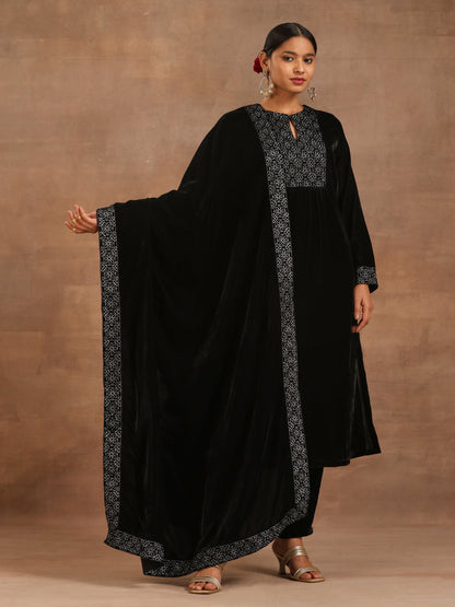 trueBrowns Black Velvet Embroidered Kurta