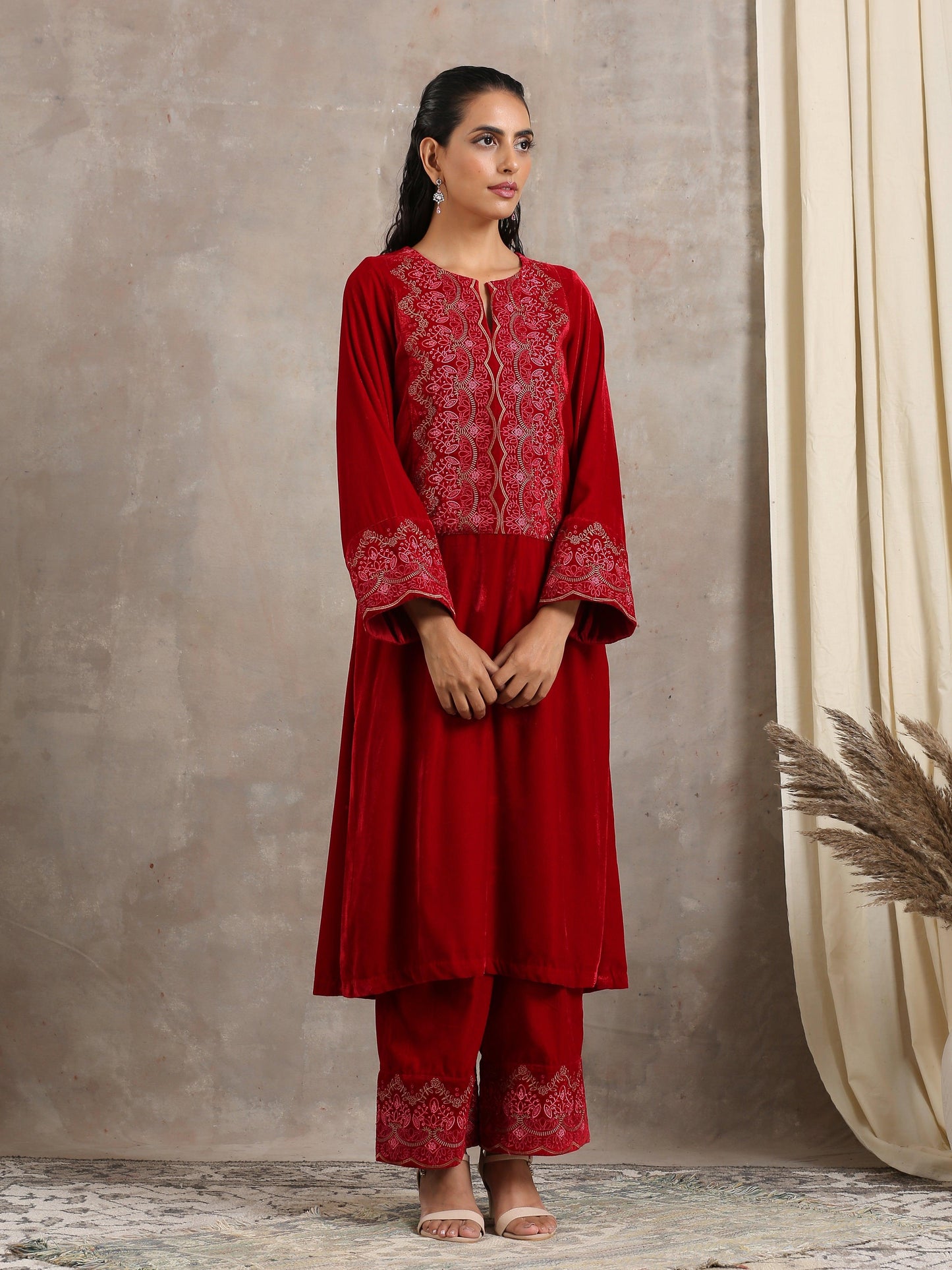 Red Velvet Embroidered Slit Kurta - trueBrowns