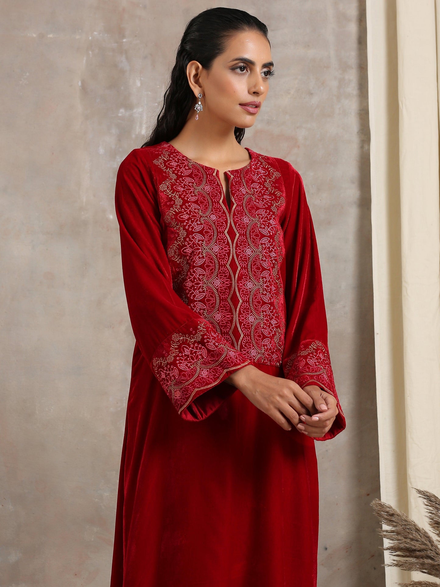 Red Velvet Embroidered Slit Kurta - trueBrowns