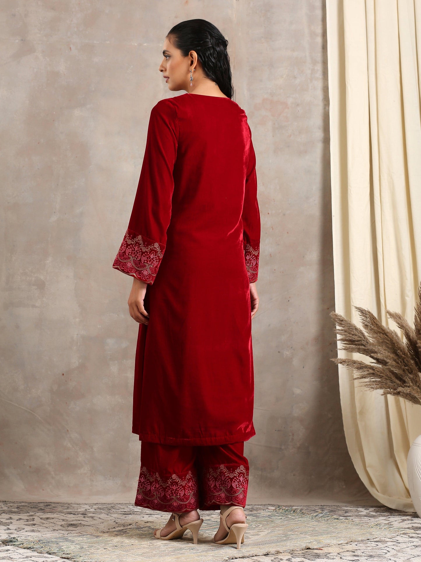 Red Velvet Embroidered Slit Kurta - trueBrowns