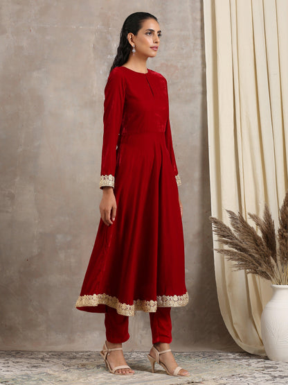 Red Velvet Flared Lace Kurta - trueBrowns