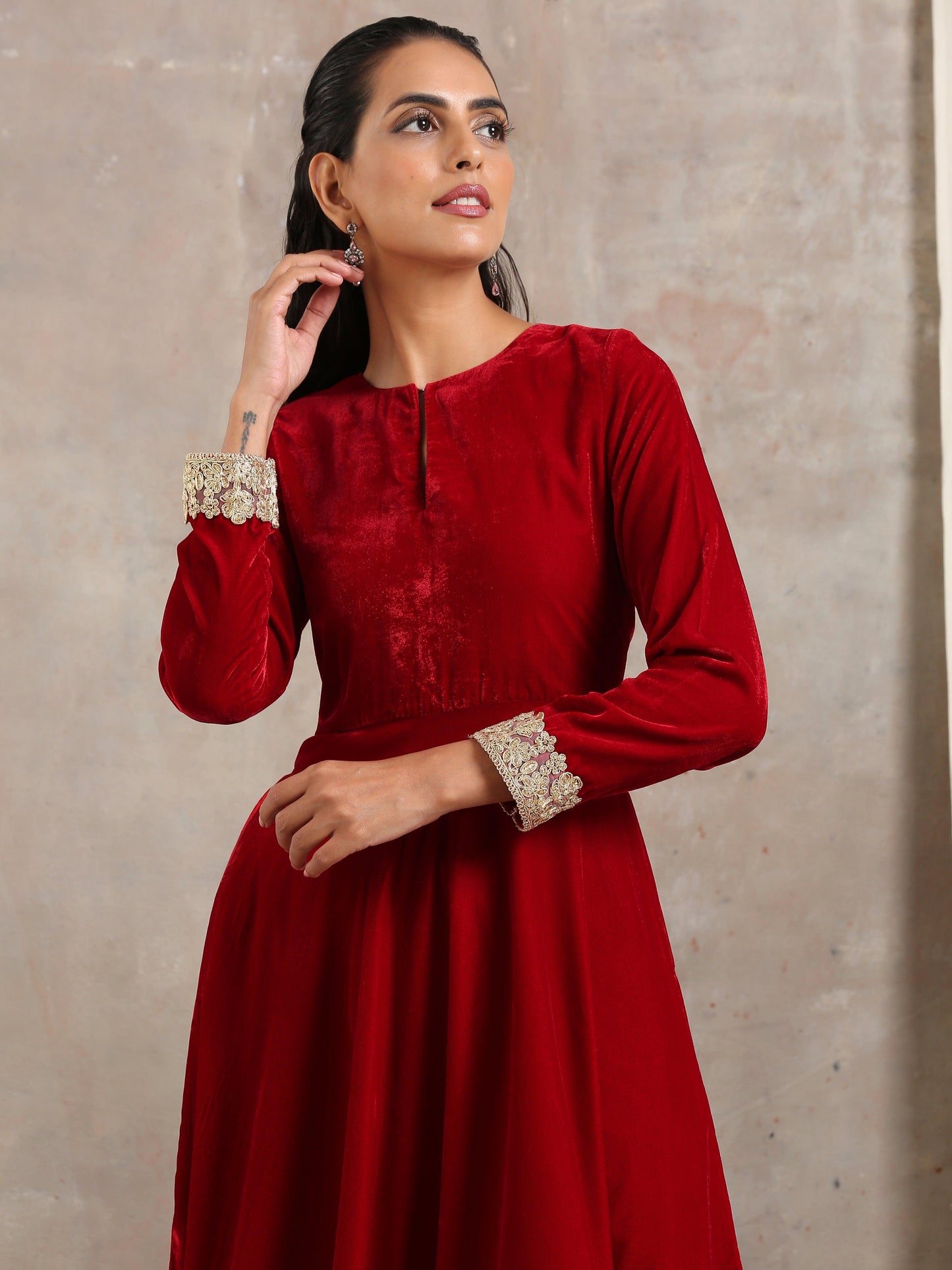 Red Velvet Flared Lace Kurta - trueBrowns